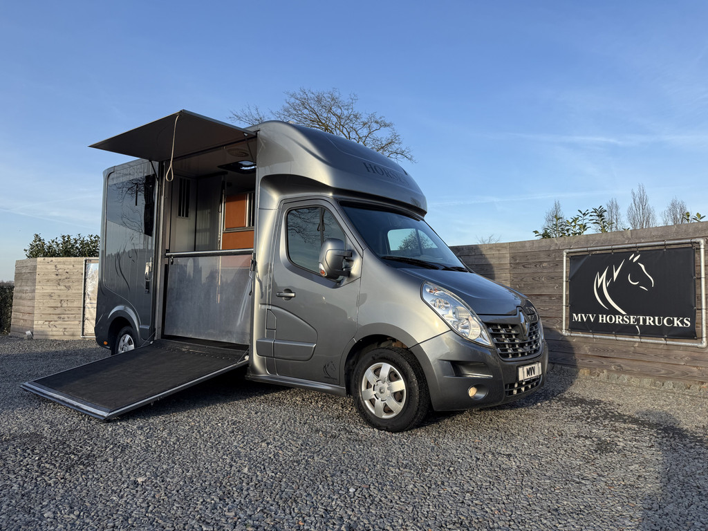 Renault Master PAARDENWAGEN | HORSETRUCK | ROELOFSEN | STALLION 3XL