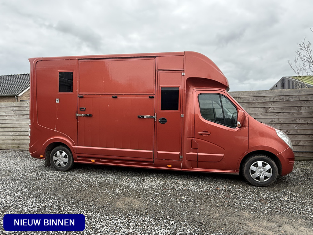 Renault Master PAARDENWAGEN | HORSETRUCK | ROELOFSEN | STALLION 5Xl