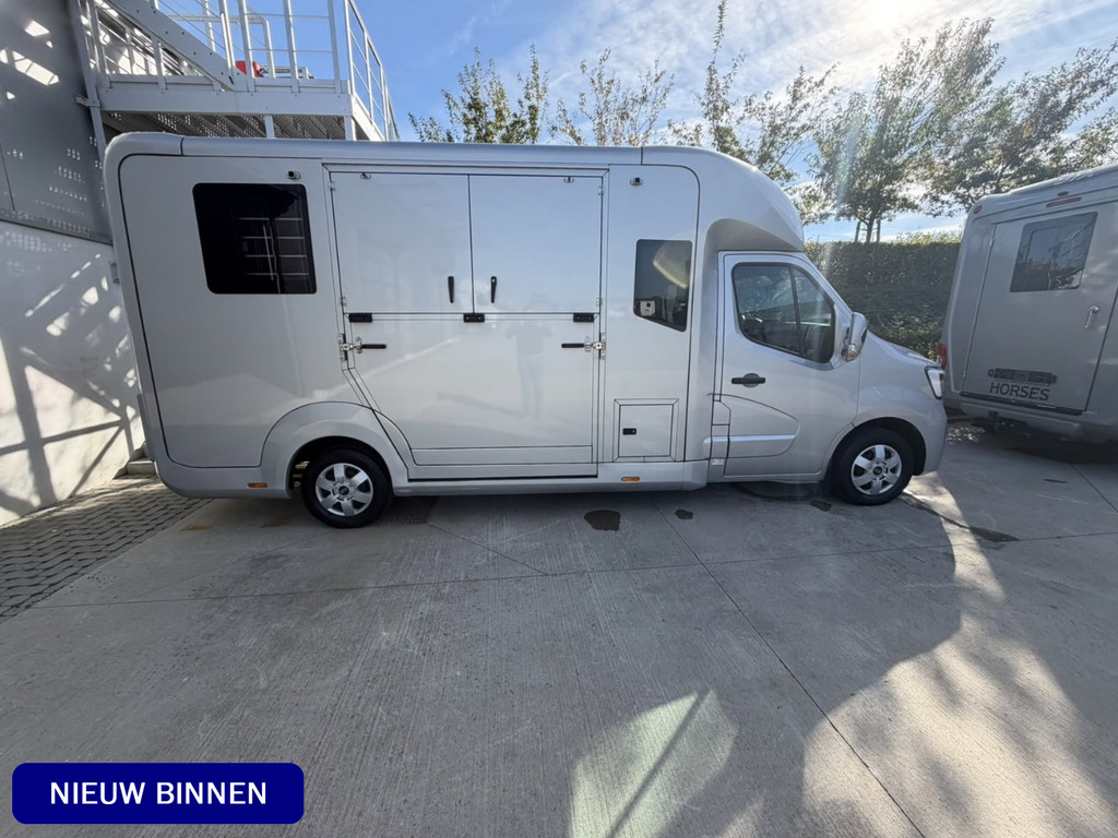 Renault Master | HORSETRUCK | STX | STALLION 5XL
