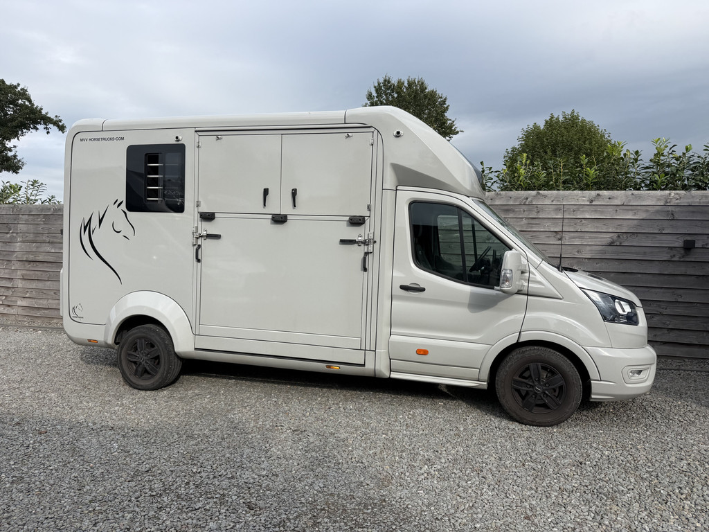 Ford Transit | HORSETRUCK | STX | STALLION 3XL
