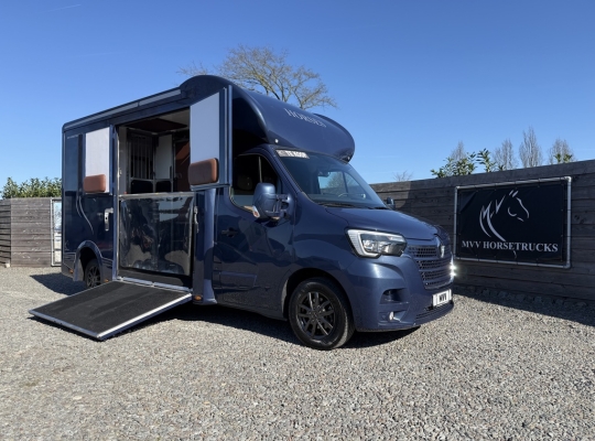 RENAULT MASTER PAARDENWAGEN&nbsp;

HENGSTENUITVOERING
