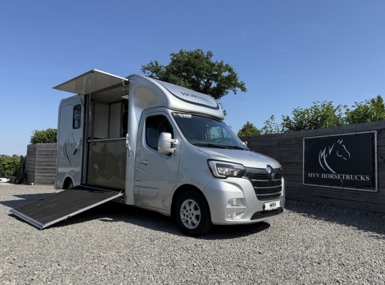RENAULT MASTER PAARDENWAGEN&nbsp;

HENGSTENUITVOERING
