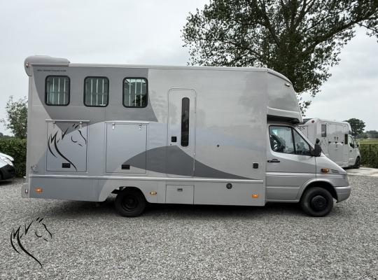 MERCEDES BENZ&nbsp;3XXL
