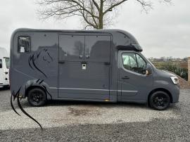 RENAULT&nbsp;KRISMAR STALLION 3XL
